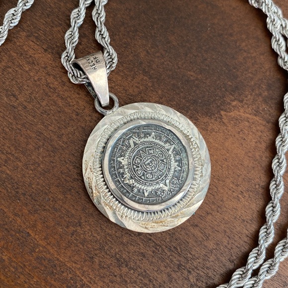 Sterling Silver Aztec Pendant - Picture 5 of 6